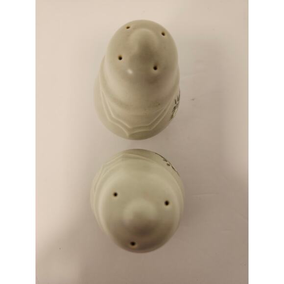 Pfaltzgraff Christmas Heirloom Stoneware Salt and Pepper Shaker Set Vintage - Picture 6 of 9